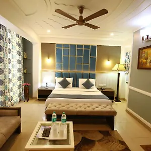 A Family Oppera Near Igi Airport 4*, Nuova Delhi India