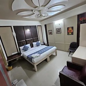 A Family Oppera Near Igi Airport 4*, Nuova Delhi India